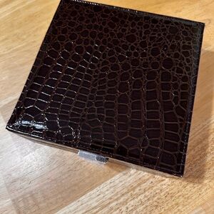 Elegant Crocodile Patterned Leather Box